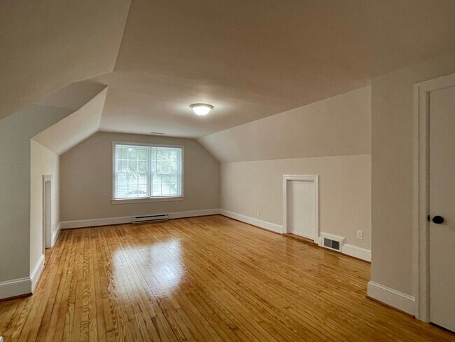 Building Photo - Everything you’ve been dreaming of is here. Lease today!