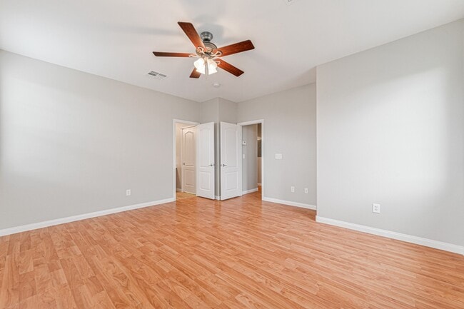 Building Photo - 7322 Fools Gold St