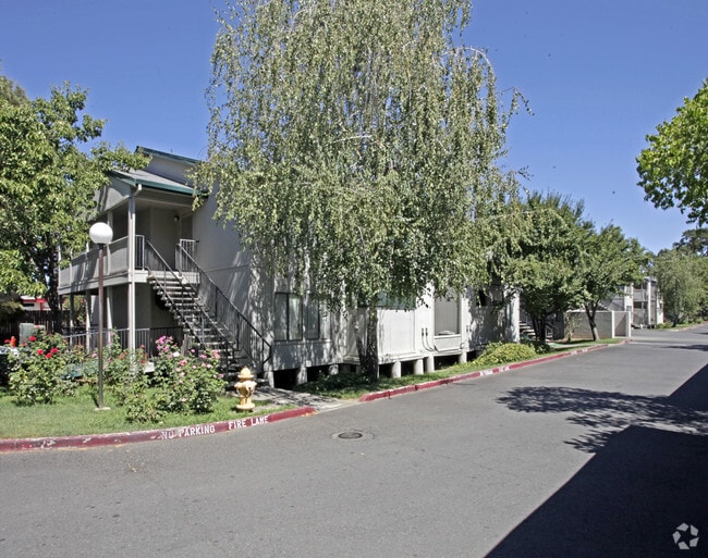 Building Photo - Elkhorn Village Apartments