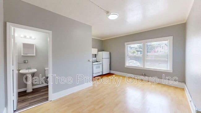 Building Photo - 1607 2nd Ave