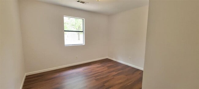 Building Photo - 386 Lamaloa Ln