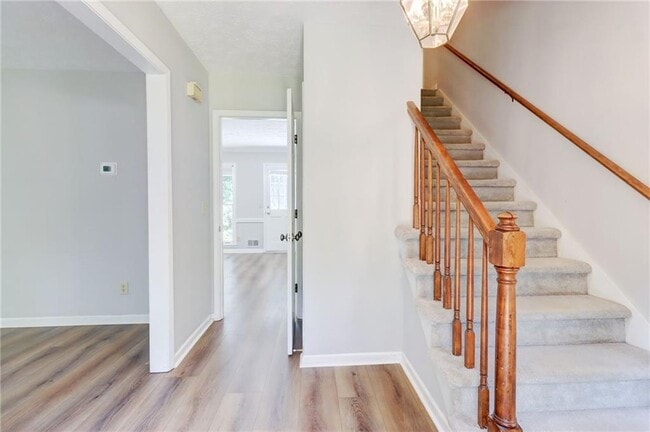Building Photo - 1049 Seven Springs Cir NE