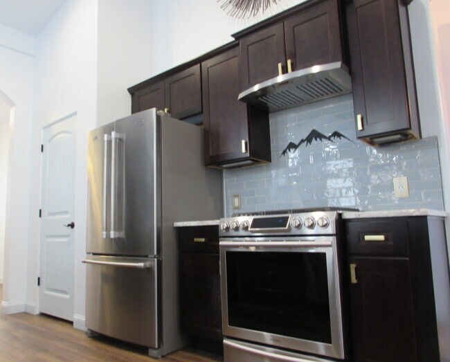 Building Photo - 2096 Two Wood Dr