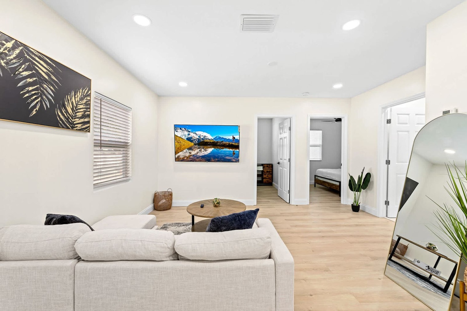 Building Photo - 4603 N Ocean Blvd