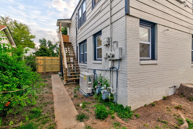 Building Photo - 3200 NW 16th St