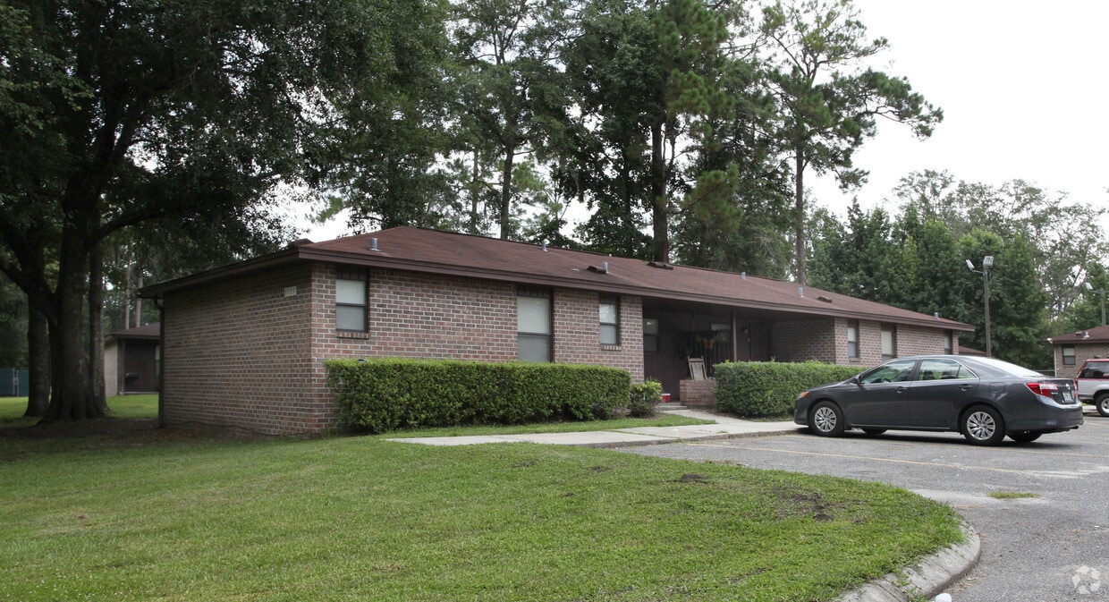 Pine Tree Apartments Hilliard Fl Apartment Finder