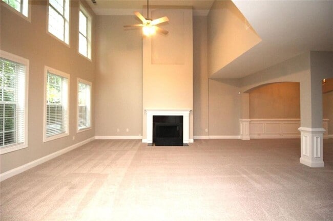 Building Photo - 5721 Apple Grove Rd NE
