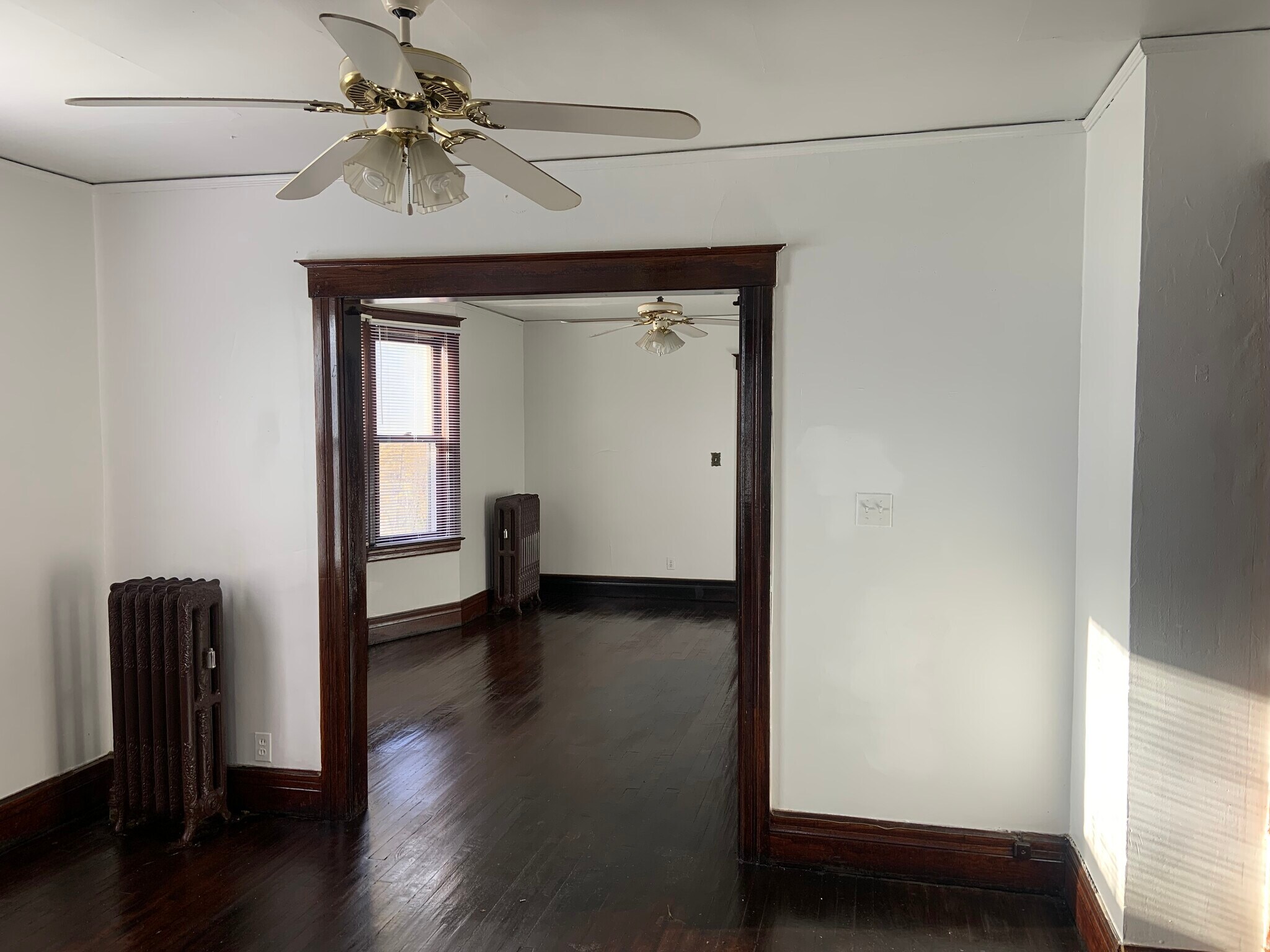 Entrance - 2973 Harding St