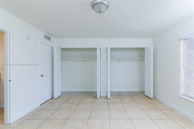 Building Photo - 4804 NW 79th Ave