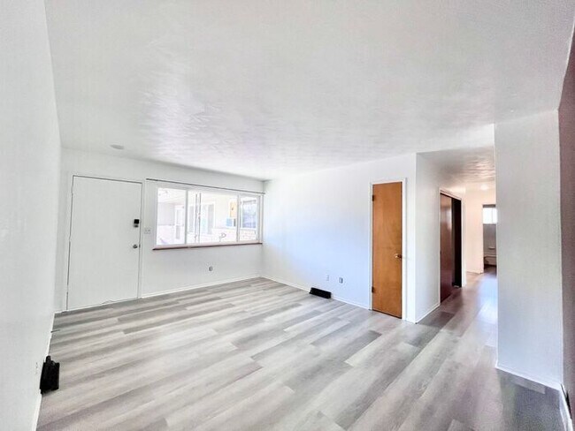 Building Photo - Updated 2bd/1ba Duplex in West Fort Collins POET Area