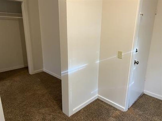 Building Photo - Fortuna 1 bedroom home