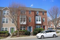 Building Photo - Spacious Cherry Hill Townhome