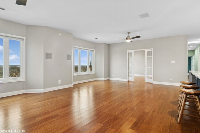 Building Photo - 1 Renaissance Pl