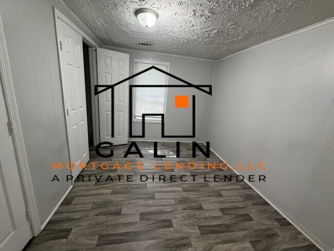 Building Photo - 2203 Clars Ave