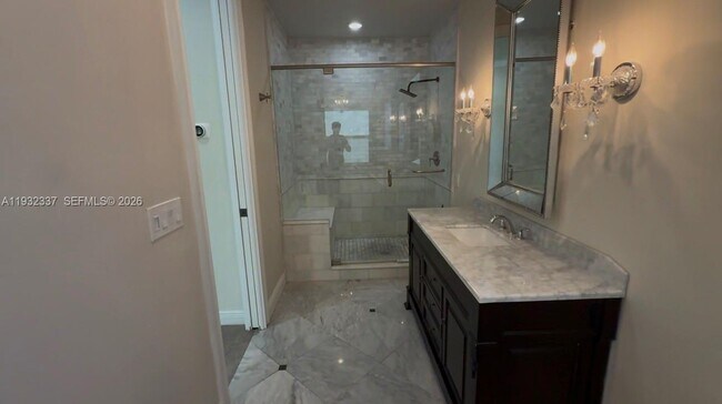 Building Photo - 801 NE 17th St