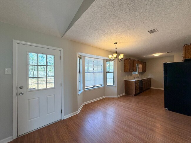 Building Photo - Beautiful Home Ready for You!