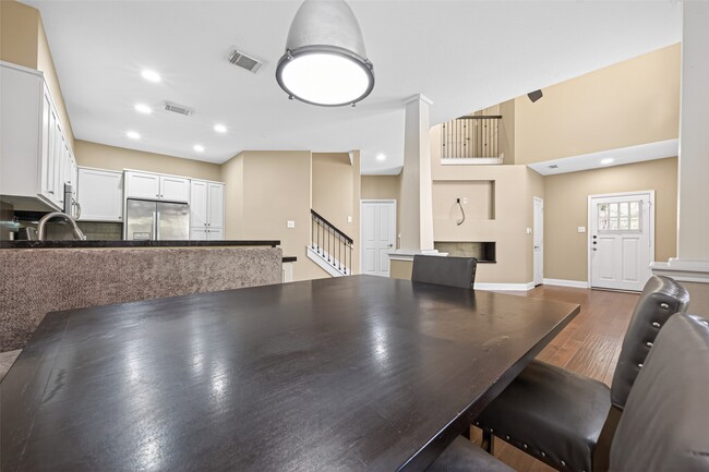 Building Photo - 65 Scarlet Woods Ct