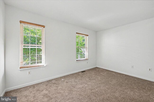 Building Photo - 1410 Greendale Ct