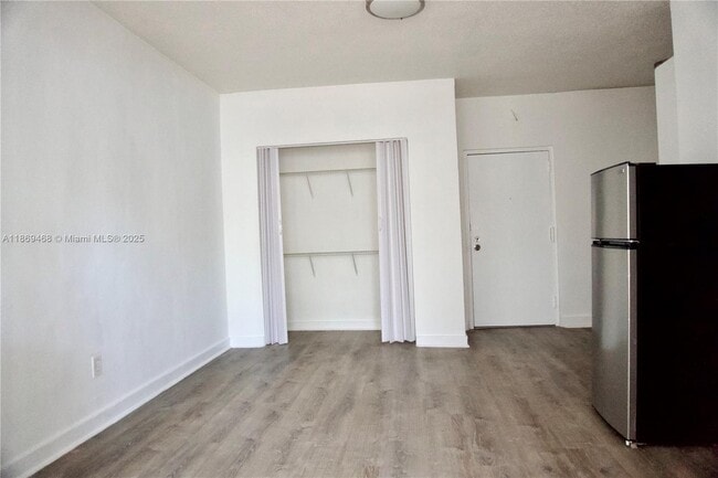 Building Photo - 501 SW 6th Ct