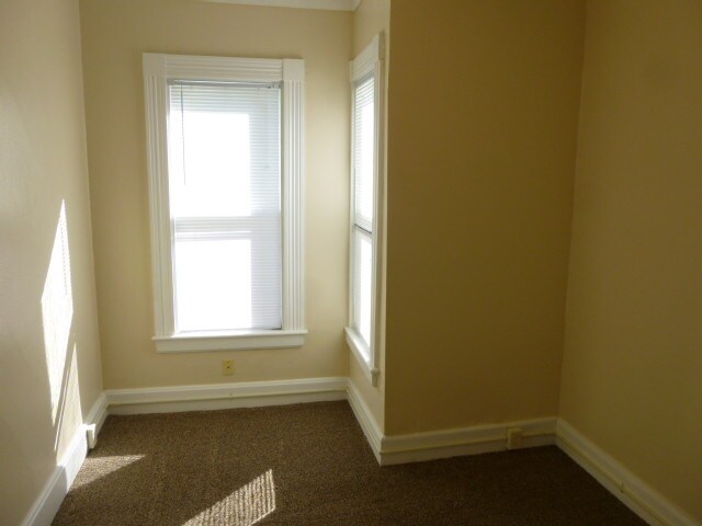 Building Photo - 416 S Adams St