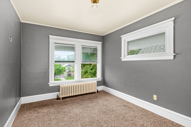 Building Photo - AVAILABLE NOW! 3 Bed/ 1 Bath Single Family...