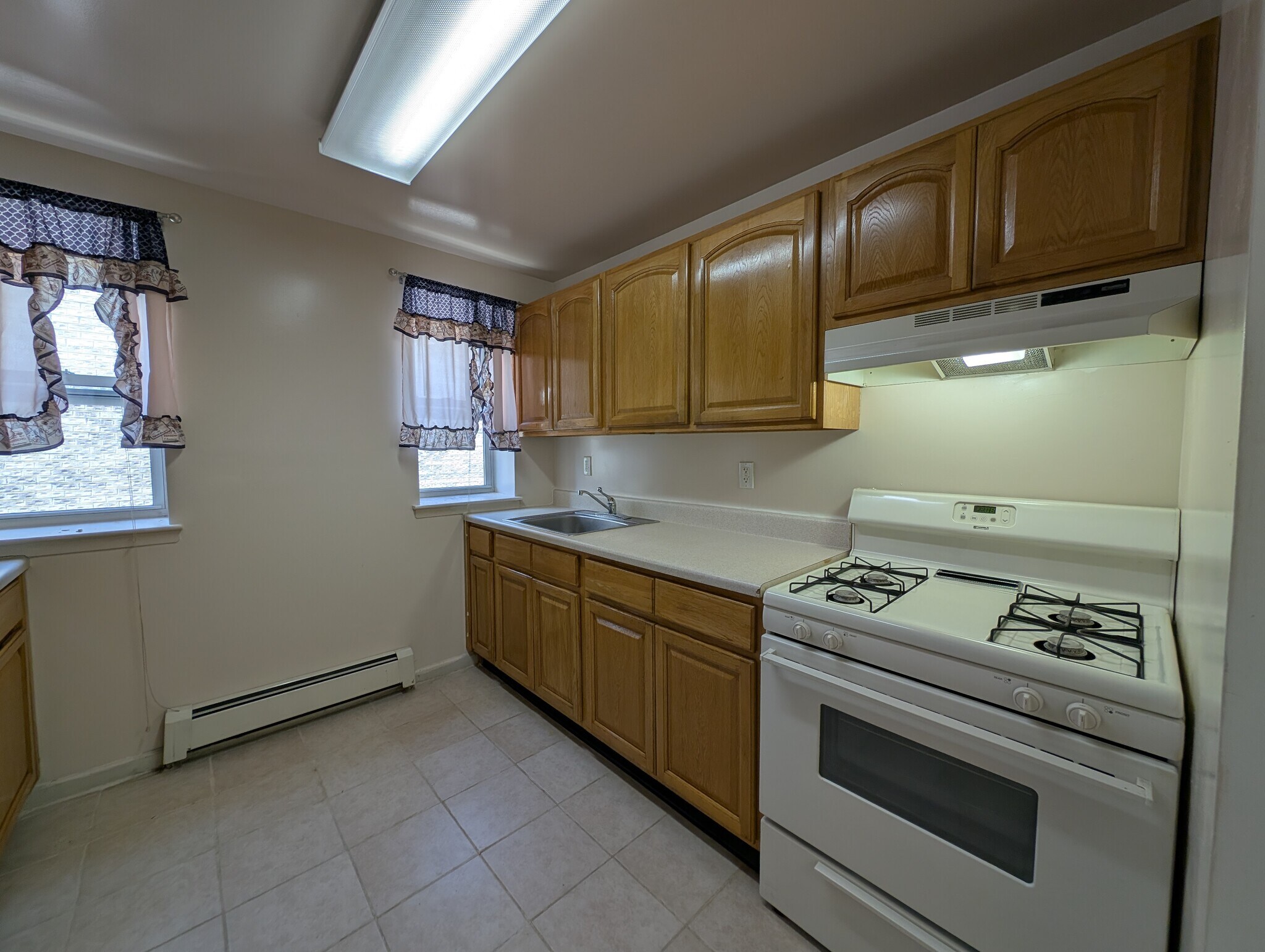 Building Photo - 755 Essex St