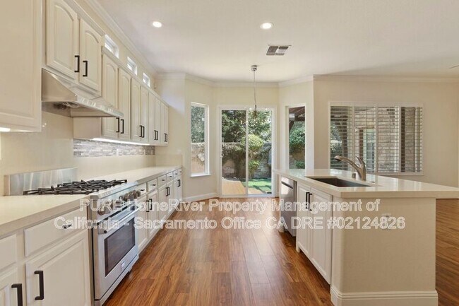 Building Photo - 12020 Gold Pointe Ln