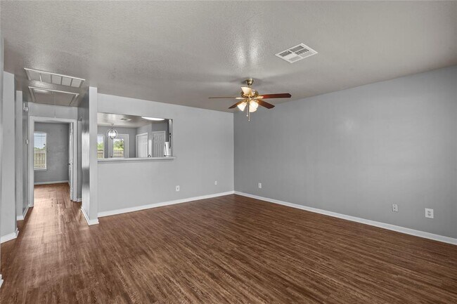 Building Photo - 122 Green Isle Ave