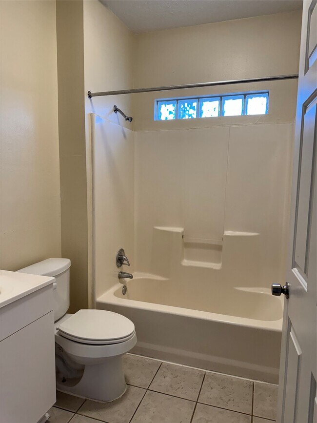 Building Photo - 315 Branard St