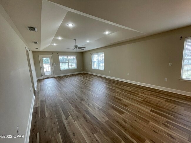 Building Photo - 114 Lakeridge Dr