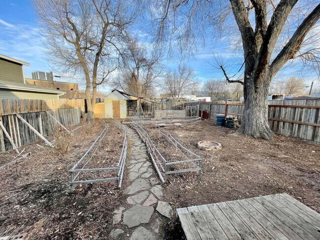Building Photo - Adorable 2 bed 1 bath home in the heart of Fort Collins