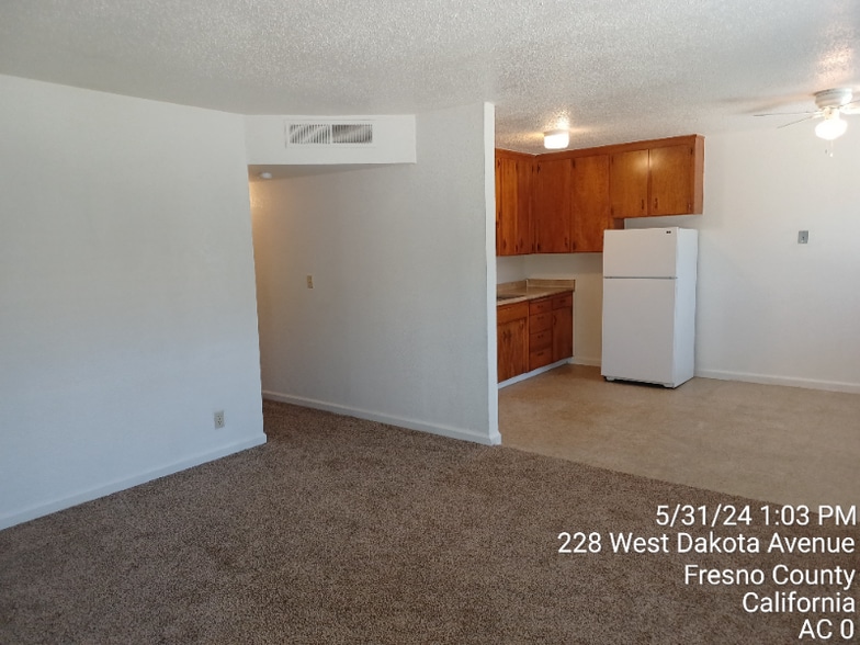 Building Photo - 212 W Dakota Ave