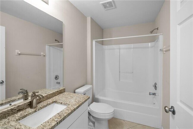 Building Photo - 2721 SW 12th Ave