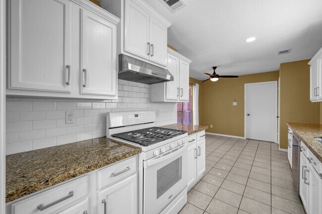 Building Photo - 11923 Silver Canyon Ln