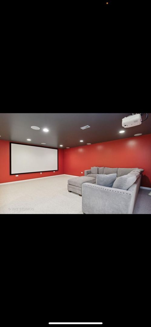 Building Photo - BEAUTIFUL HOUSE- 4+1 bsmt bedroom, 3.5 bat...