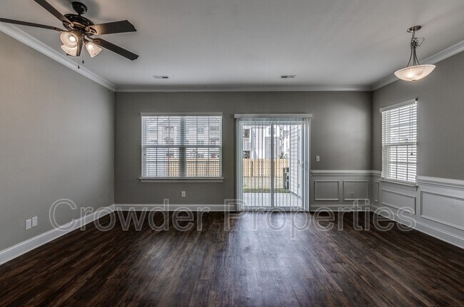 Building Photo - 362 Halton Crossing Dr SW