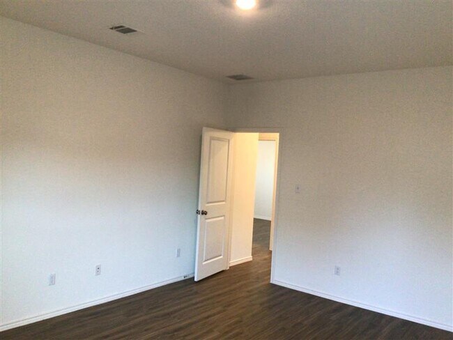 Building Photo - 565 Big Rocky Bend