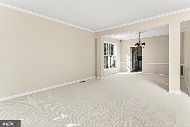 Building Photo - 47497 Saulty Dr