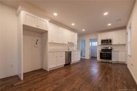 Building Photo - 340 Pleasantview Ave