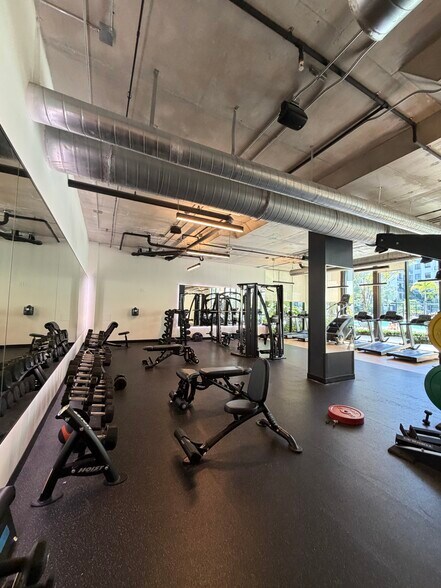Building Photo - 11300 Biscayne Blvd
