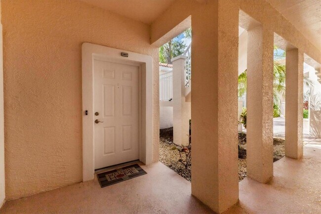 Building Photo - 4208 Central Sarasota Pkwy