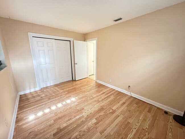 Building Photo - 200 SW 4th St