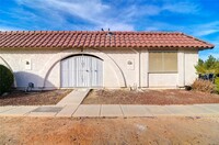 Building Photo - 848 Hedge Way