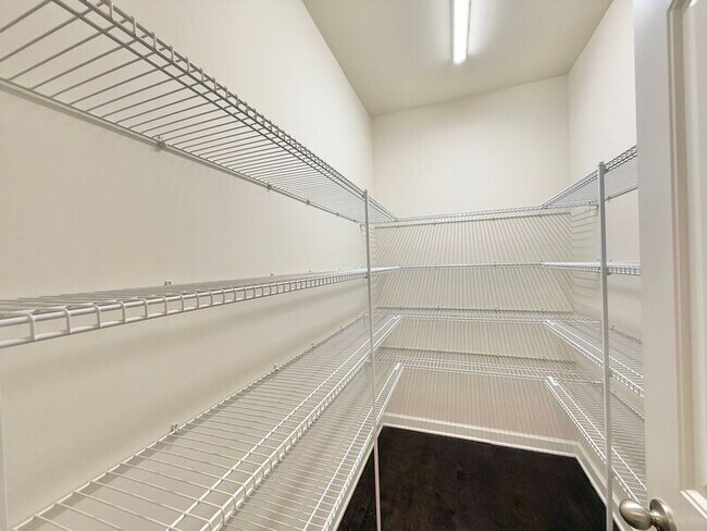 Building Photo - 2013 Ernesto Ln