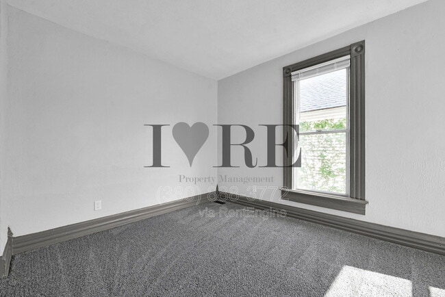 Building Photo - 76 Rodgers Ave