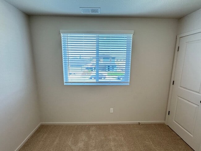 Building Photo - BRAND NEW 4 BEDROOM HOUSE W/ UPGRADES