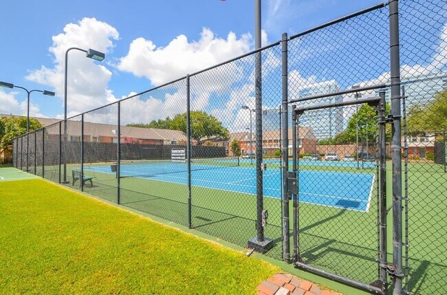 Building Photo - 1573 W Sam Houston Pkwy S