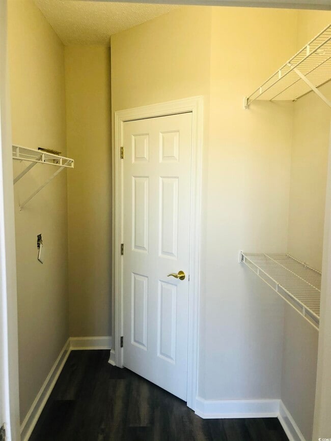 Building Photo - 3983 Forsythia Ct