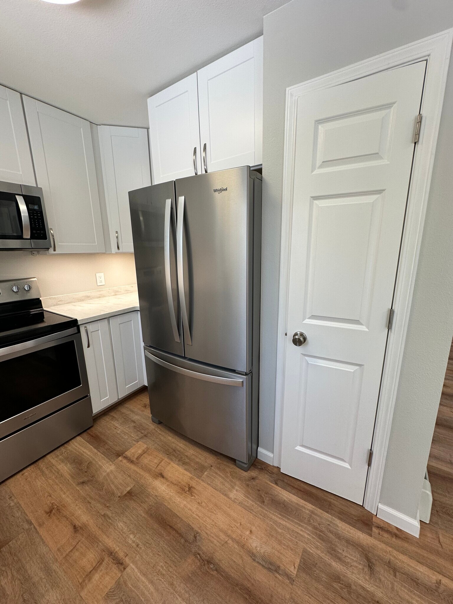 Building Photo - 1055 E Klatt Rd