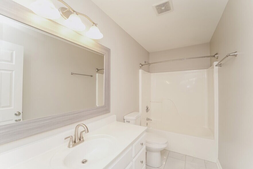 Building Photo - 135 Fritzvon Dr